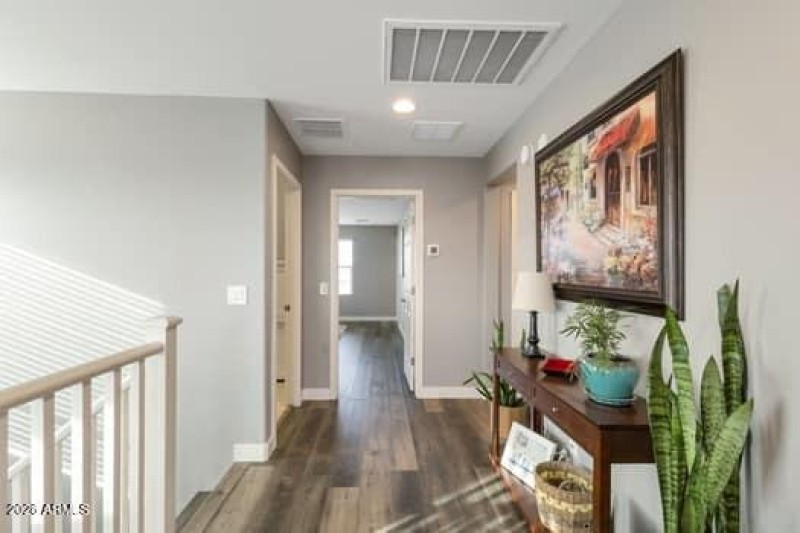 large-019c38b4-df72-7131-95ff-3fb6bd172e