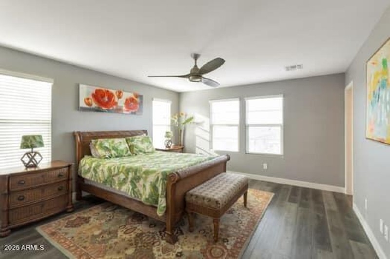 large-019c38b4-e02d-70e6-93aa-86fc93e1fc