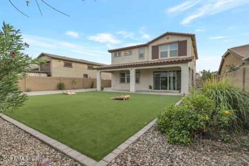 large-019c38b4-e370-713e-8b80-d085dcc7bb