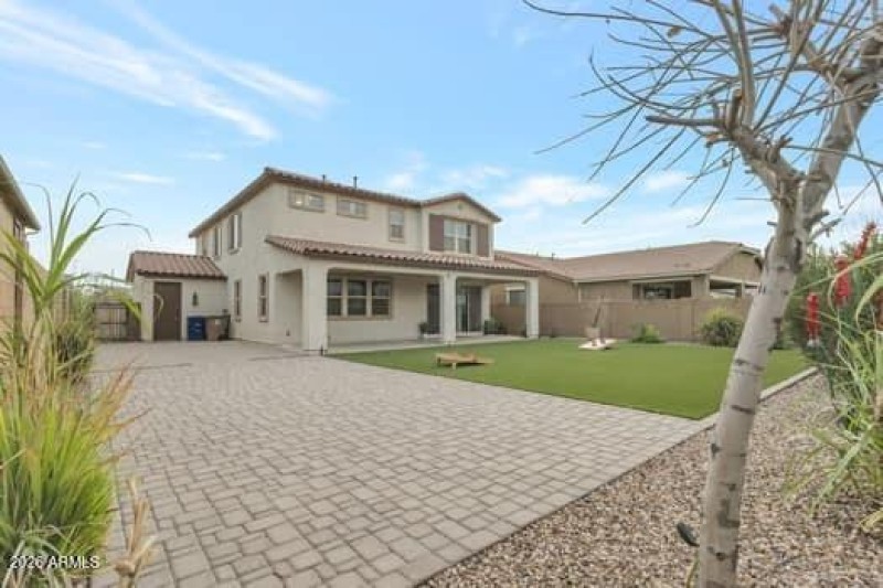 large-019c38b4-e318-72b8-8691-ad362420cc