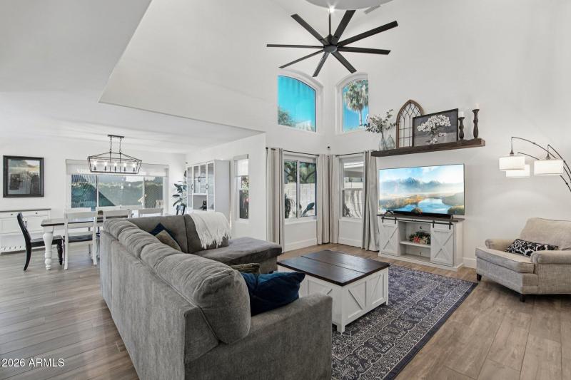 8-web-or-mls-E Coolbrook Ave-S0902-008