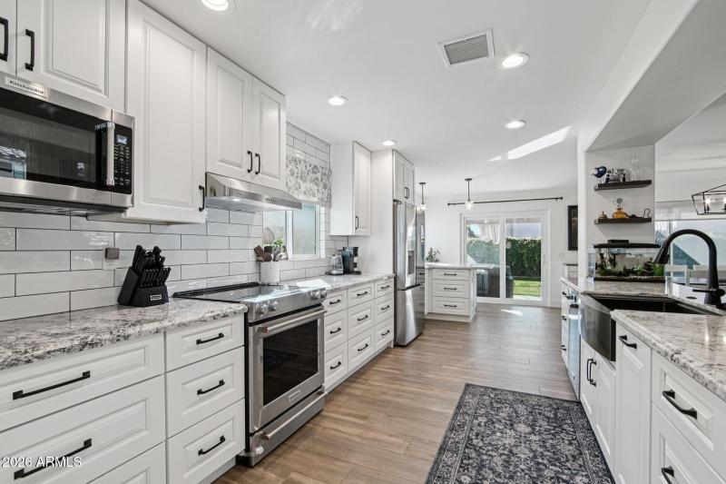 13-web-or-mls-E Coolbrook Ave-S0902-013