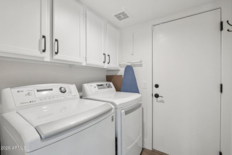 15-web-or-mls-E Coolbrook Ave-S0902-015