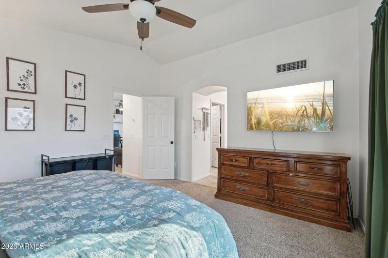 20-web-or-mls-E Coolbrook Ave-S0902-020