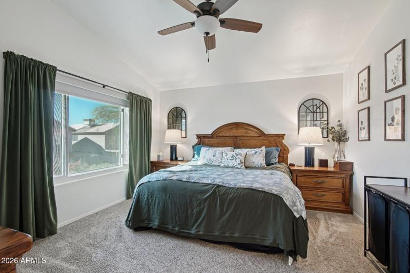 21-web-or-mls-E Coolbrook Ave-S0902-021