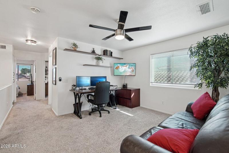 22-web-or-mls-E Coolbrook Ave-S0902-022