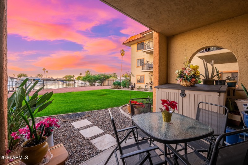 10330 W Thunderbird Blvd APT C114, 02-08