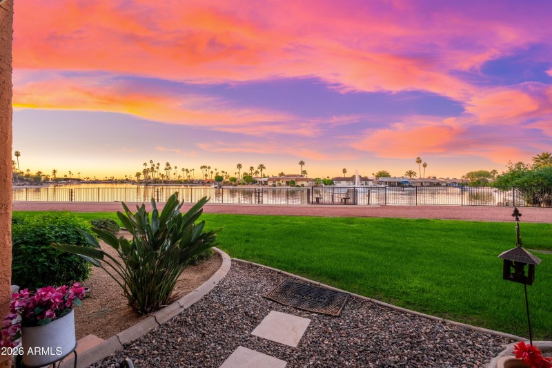 10330 W Thunderbird Blvd APT C114, 02-08