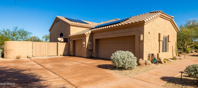 3 Car Garage on side with RV Gate