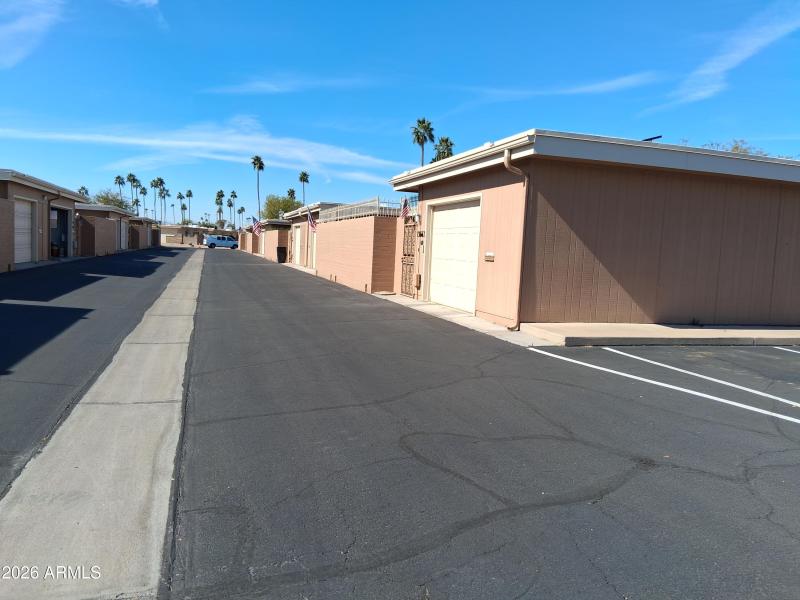 13663 Garage & Guest Parking