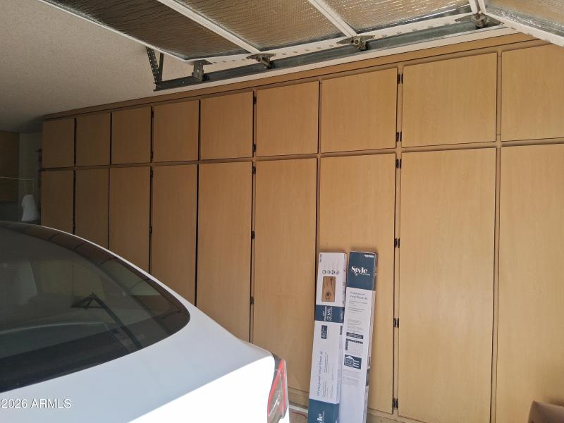 13663 Garage Storage