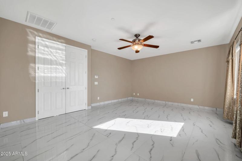 mls_13611 W Merrell St-8