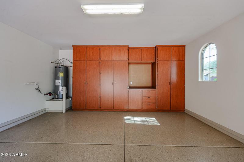 Built-in Storage in 2-Car Garage