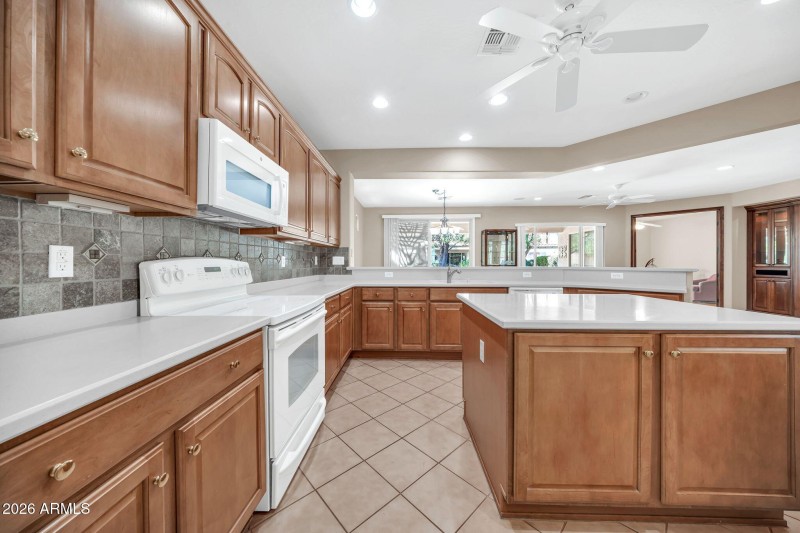 22118 N Arrellaga Dr-17