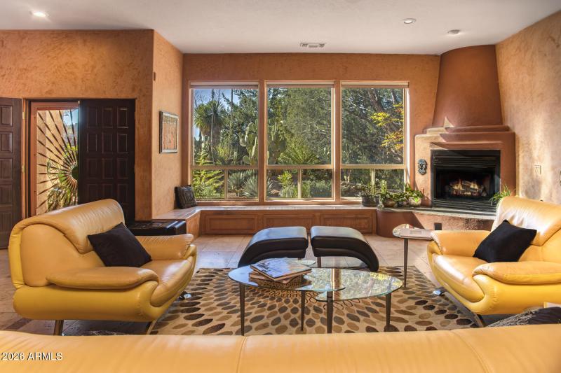 3 LIVING ROOM GARDEN VIEW