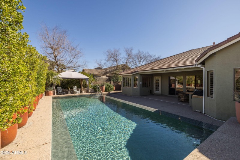 Ledge to sit and relax