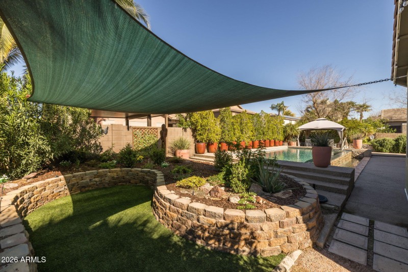 Custom Garden and Turf