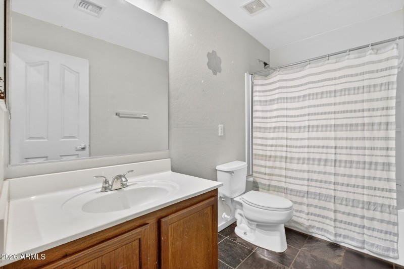 BATHROOM 2 - TUB/SHOWER COMBO