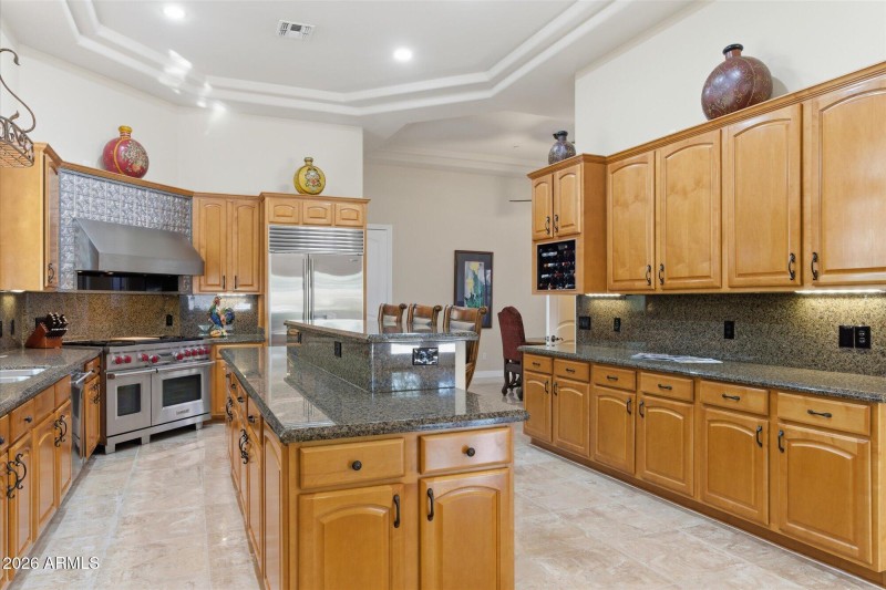 Granite Counters & Custom Cabinetry