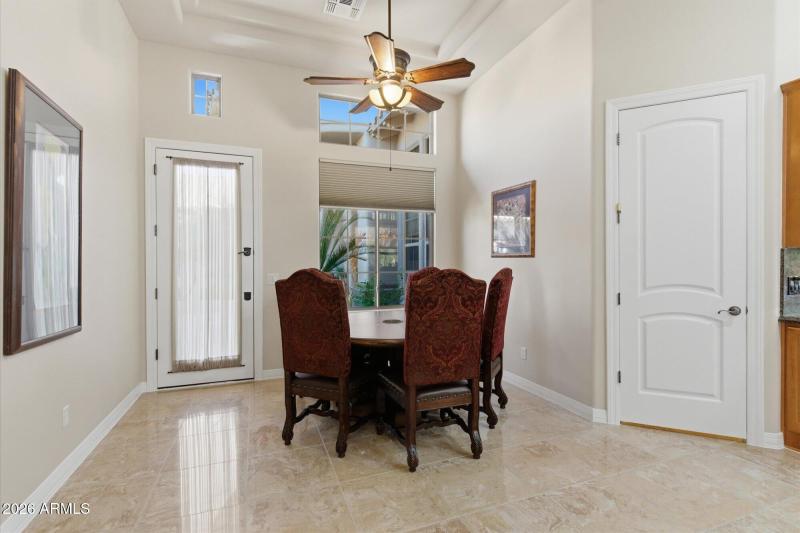 Breakfast Nook w Patio Access