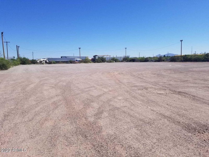 50 W 9th trailers parking area