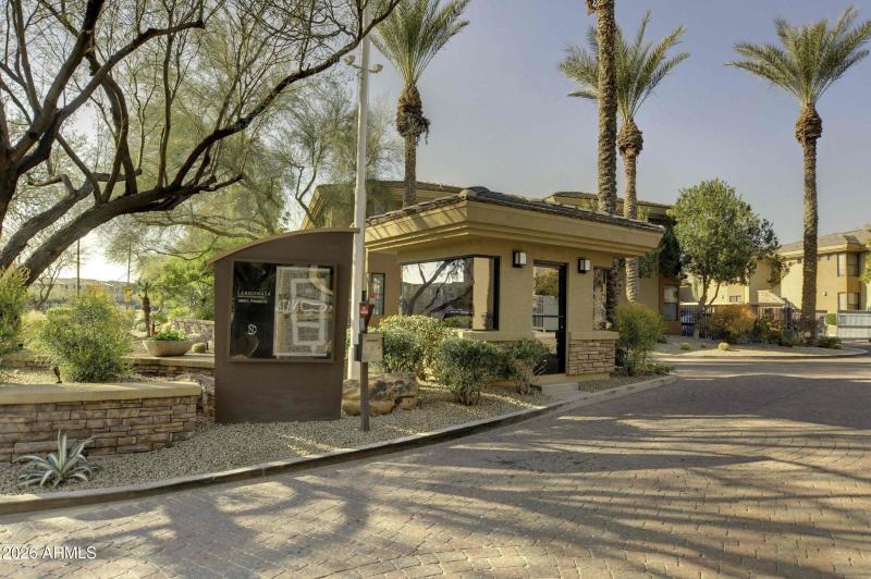 Larronata Entrance 2