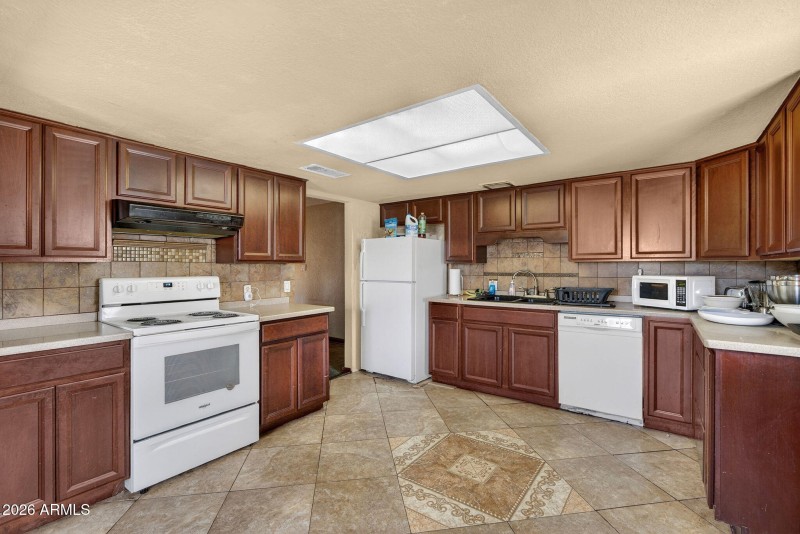 12-web-or-mls-49-S 4th St