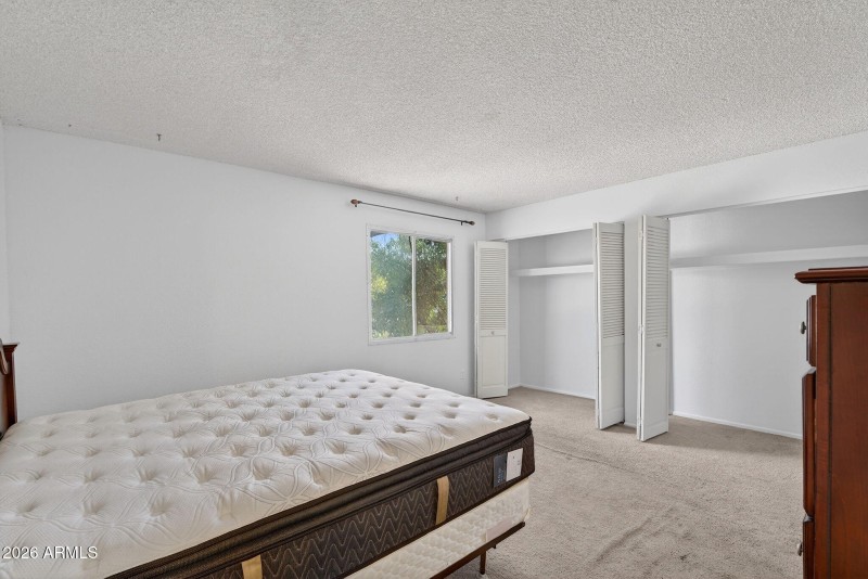 19-web-or-mls-44-S 4th St