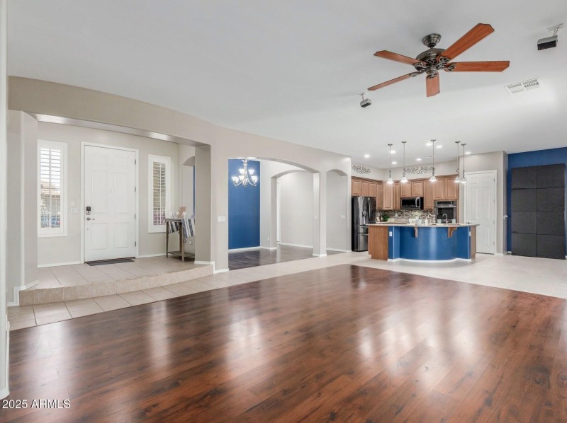 Great Room Poinsettia