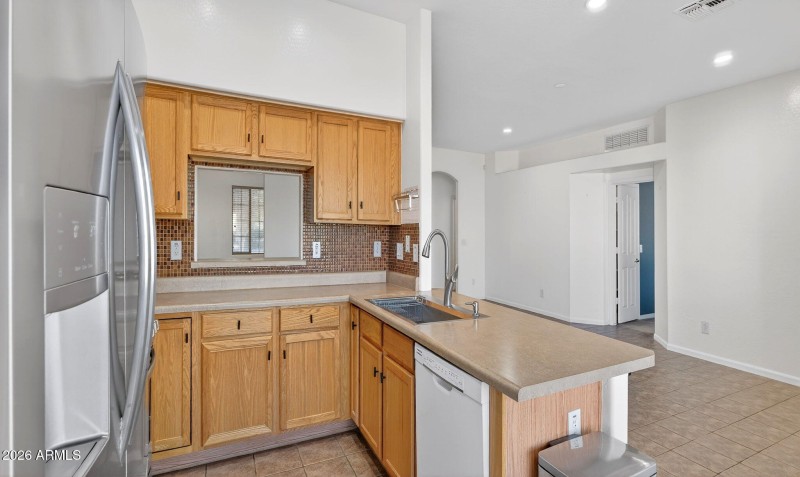 20-web-or-mls-24W Southgate Ave