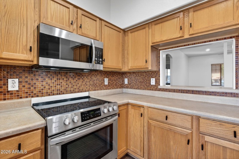 21-web-or-mls-25W Southgate Ave