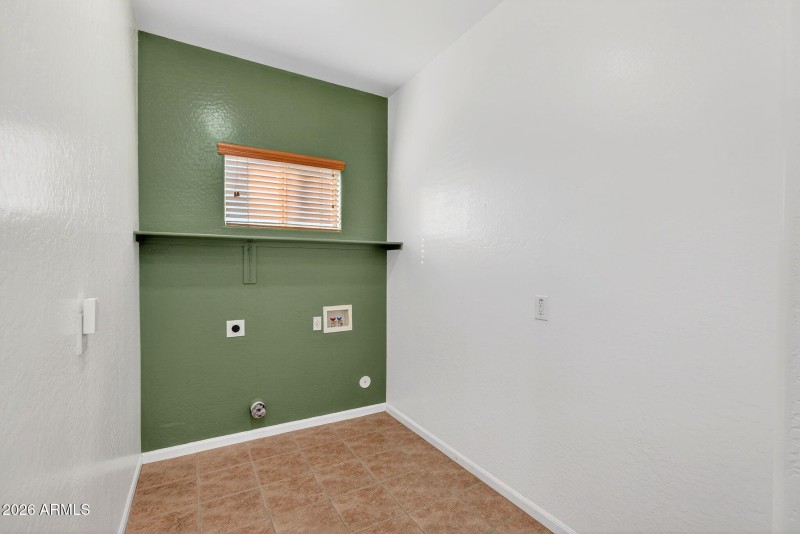 40-web-or-mls-12W Southgate Ave