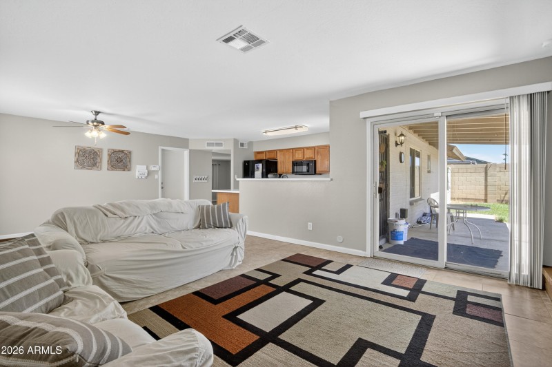 53rd Family Room Pic 6