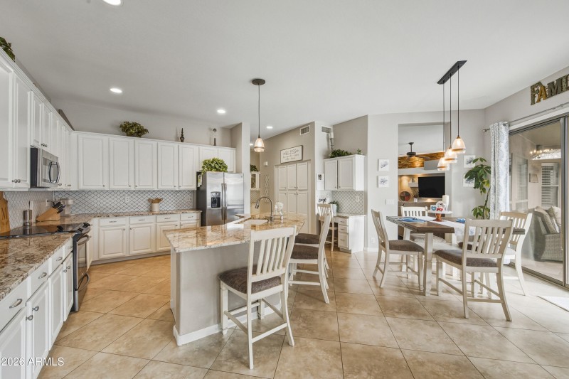 16635 S 12th - Dining & Kitchen