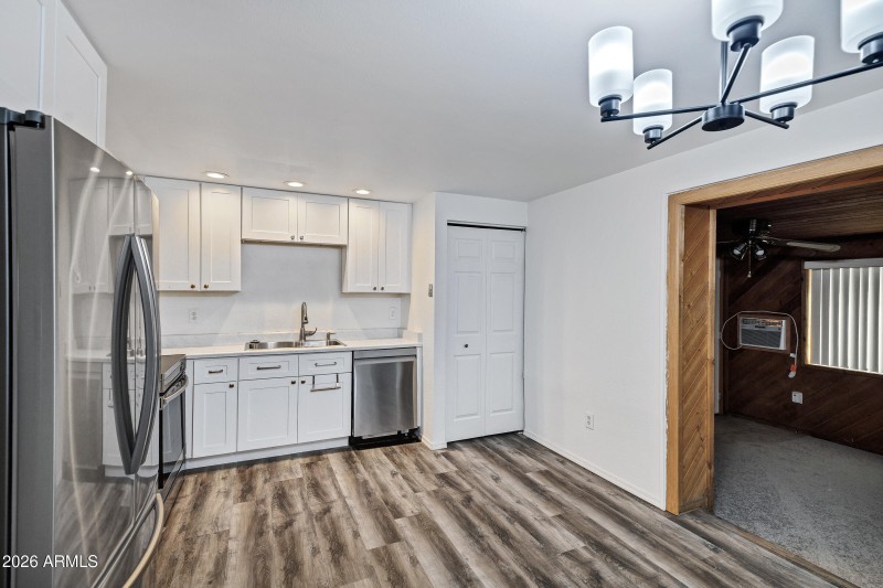 1521 W Thunderbird Rd-8