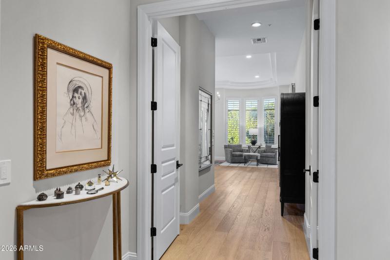 8832 E Wethersfield Rd-22