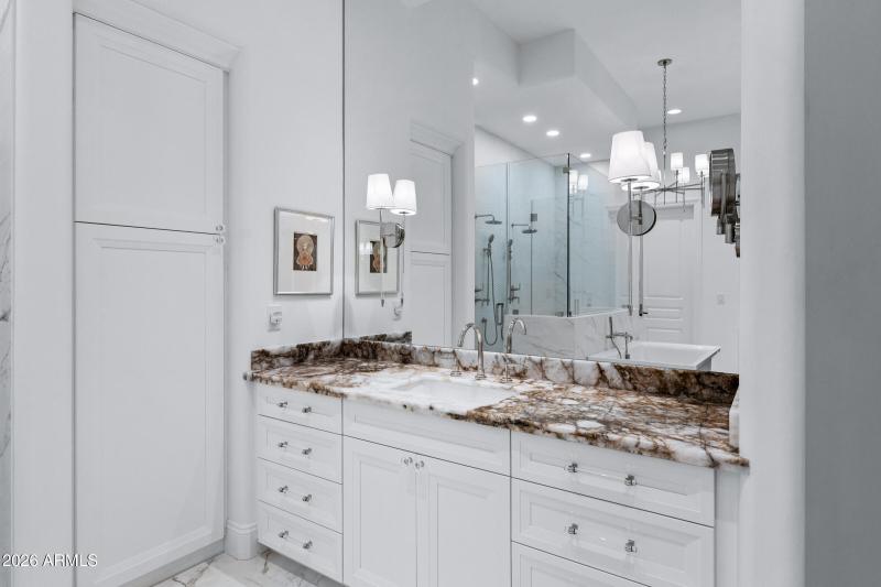 8832 E Wethersfield Rd-27