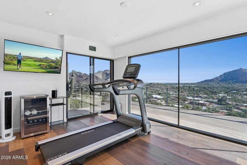 Fitness Studio with views 1