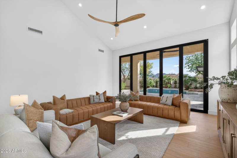 20-web-or-mls-DSC00701