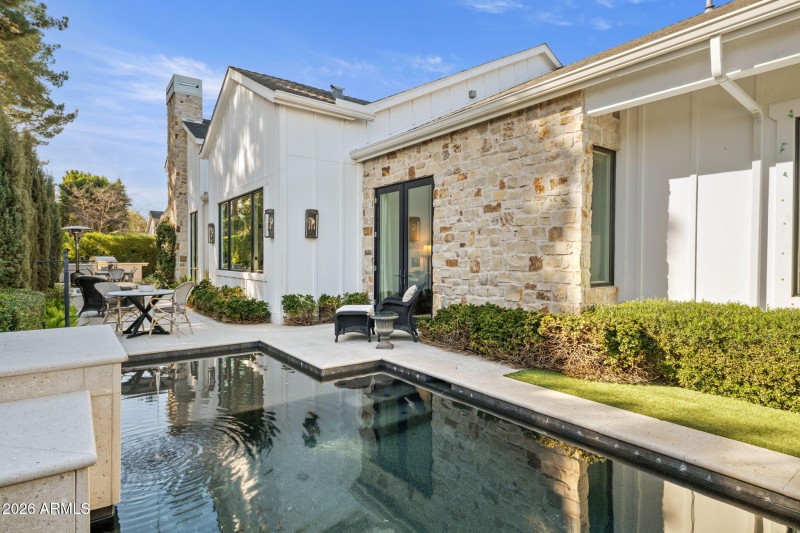 70-web-or-mls-3715-e-sells-dr