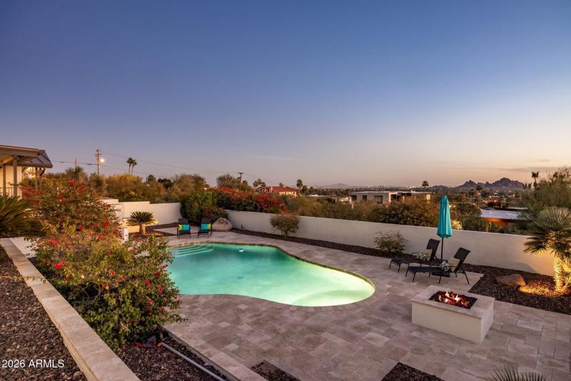 Heated Pool w/ Firepit