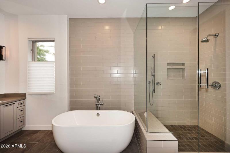 Primary Bath Shower/Tub