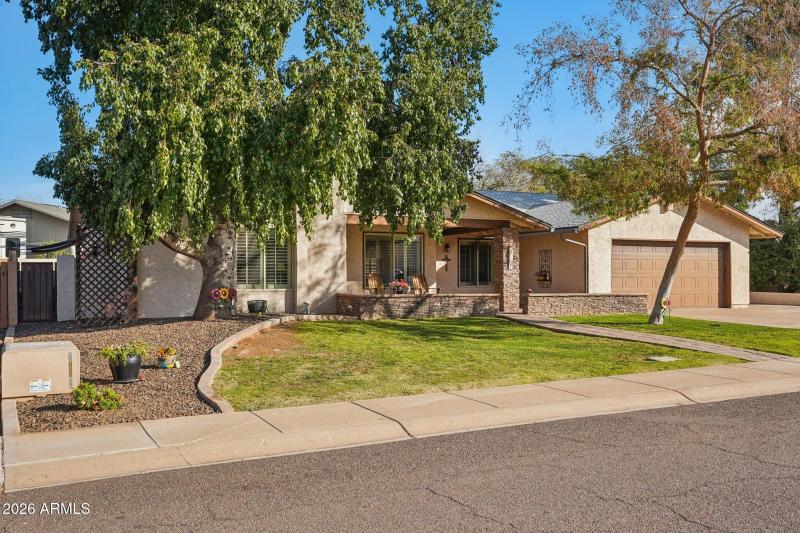 3-web-or-mls-E Harmont Dr-S1102-003