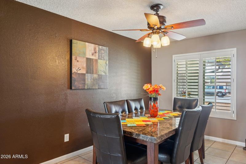 11-web-or-mls-E Harmont Dr-S1102-011