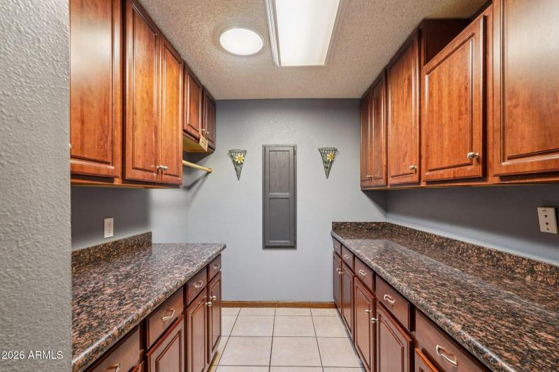 23-web-or-mls-E Harmont Dr-S1102-023