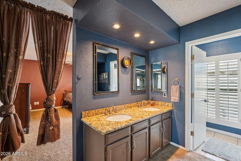 27-web-or-mls-E Harmont Dr-S1102-027