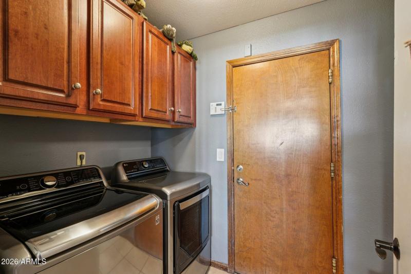 33-web-or-mls-E Harmont Dr-S1102-033