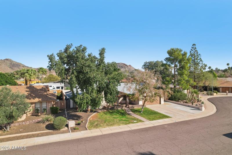 52-web-or-mls-E Harmont Dr-S1102-052