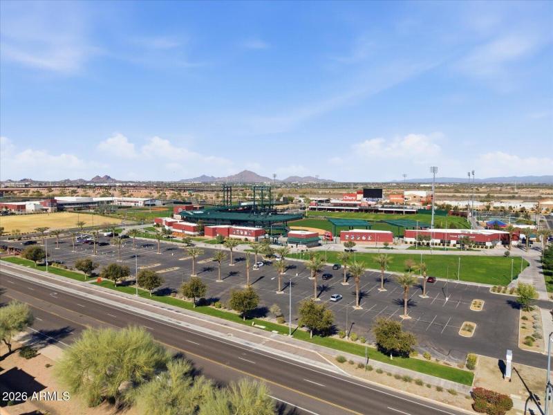 Walking distance to CUBS Sloan Park