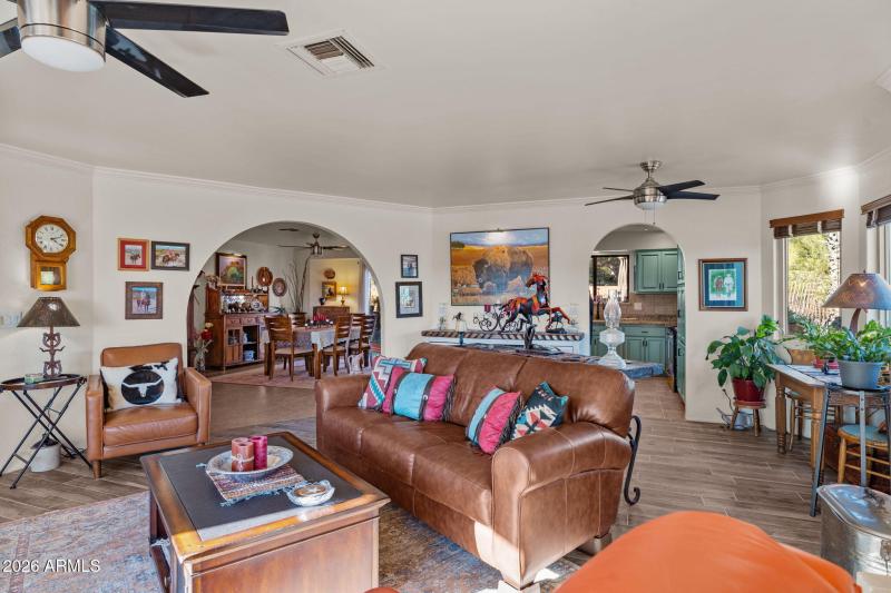 1130 N Coyote Crossing